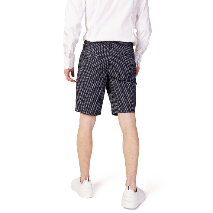 Armani Exchange Bermuda Shorts Herre - fra Armani Exchange - Pris 864 kr! Kjøp nå betal senere med Klarna hos Hubes.no