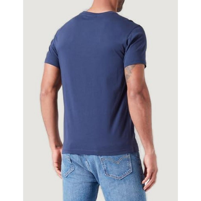 Emporio Armani T-Skjorte Herre - fra Emporio Armani - Pris 834 kr! Kjøp nå betal senere med Klarna hos Hubes.no