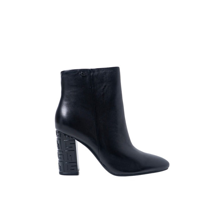 Guess Women Boots - fra Guess - Pris 2309 kr! Kjøp nå betal senere med Klarna hos Hubes.no