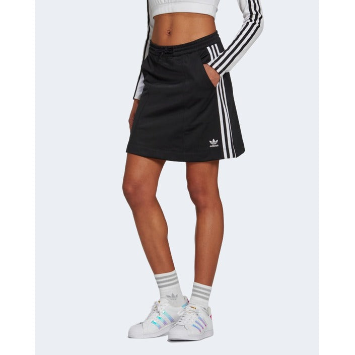 Adidas Skjørt Dame- Pris 607 kr! Kjøp nå betal senere med Klarna hos Hubes.no