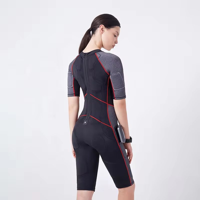 Uno Vita`s  EMS-treningsdrakt (kvinnelig versjon)